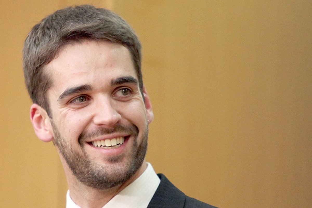 Eduardo Leite decide ficar no PSDB e desiste de filiação ao PSD