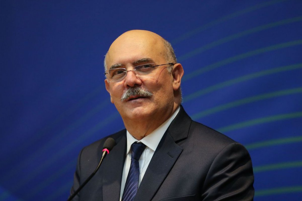 Ministro Milton Ribeiro pode anunciar licença da Educação e secretário-executivo deve assumir pasta, diz colunista