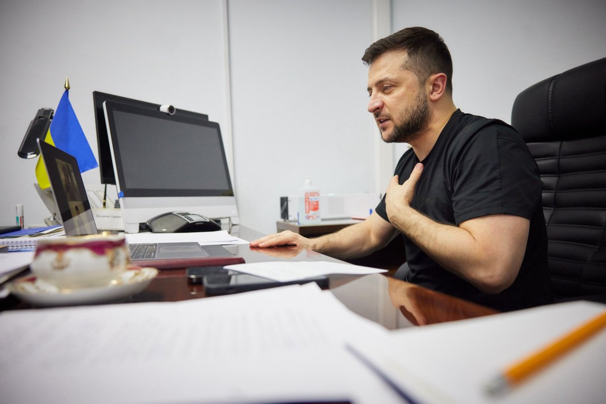 Ucrânia está pronta para aceitar status neutro e não nuclear, afirma Zelensky