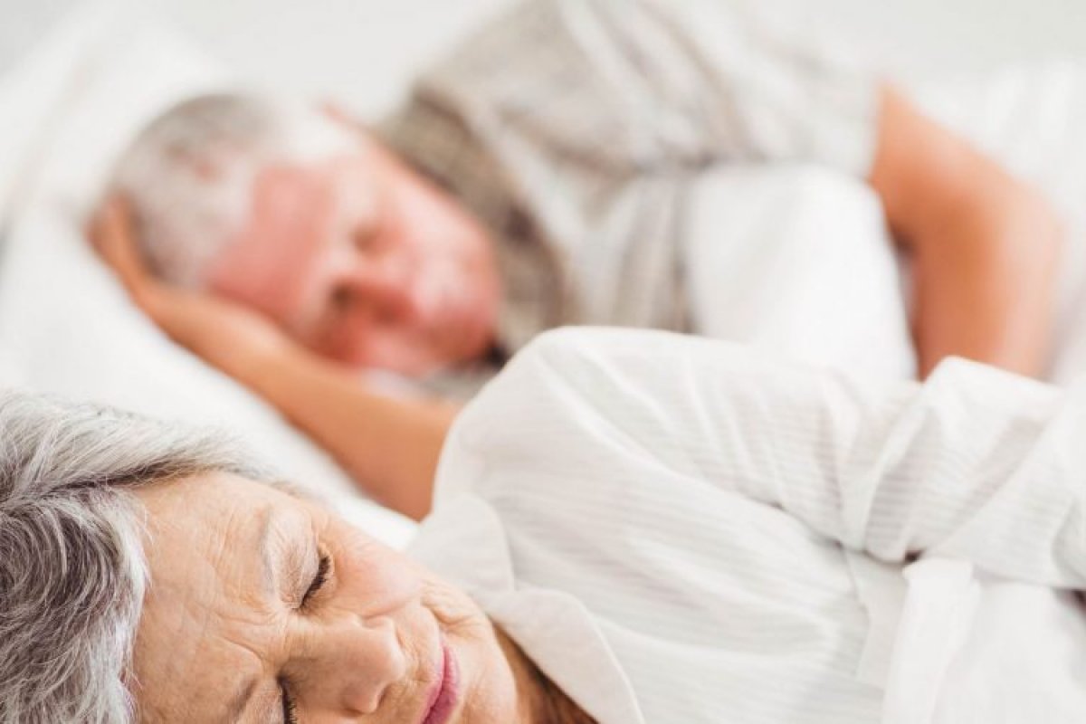 Cochilos diurnos excessivos podem indicar presença de Alzheimer, aponta estudo