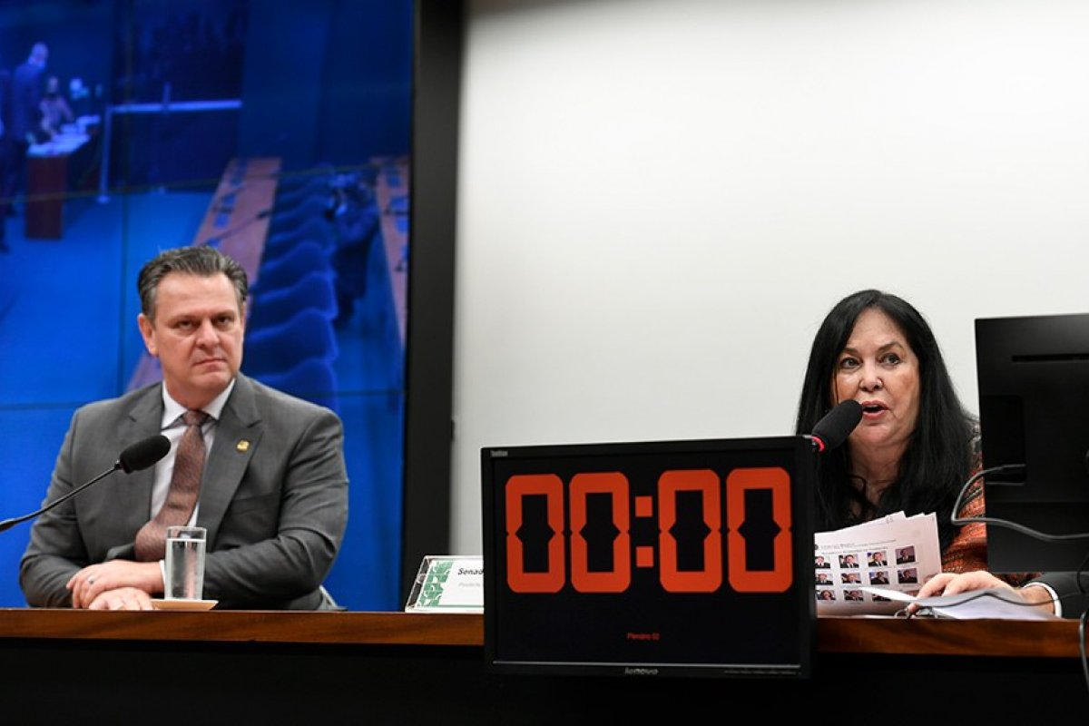 Comissão de Orçamento aprova projeto que permite Poder Executivo reduzir tributos sobre combustíveis