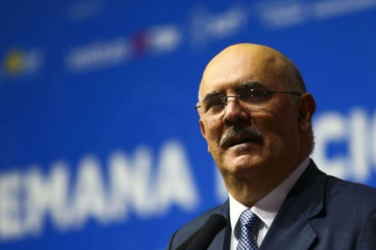 Marcelo Castro diz que depoimento de Milton Ribeiro está mantido no Senado