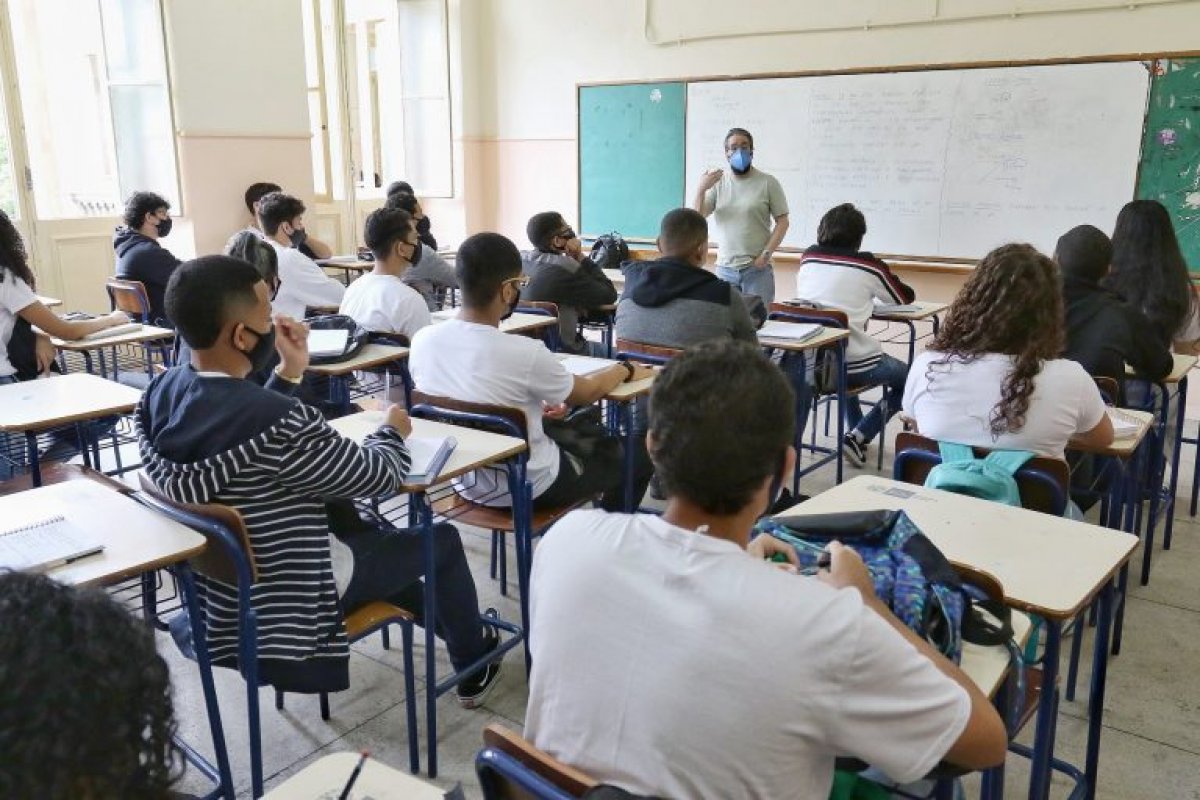 Câmara aponta que textos do Sistema Nacional de Educação apresentam divergências