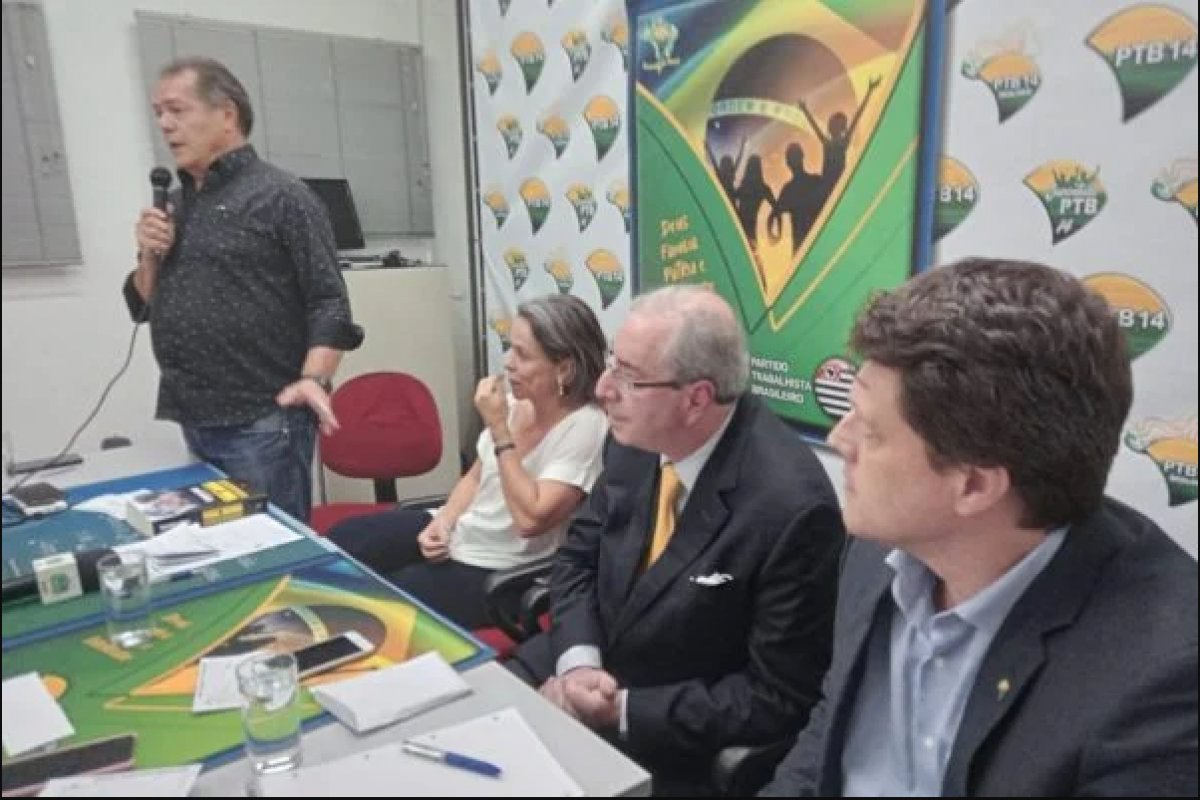 Com direitos políticos bloqueados, Eduardo Cunha se filia ao PTB