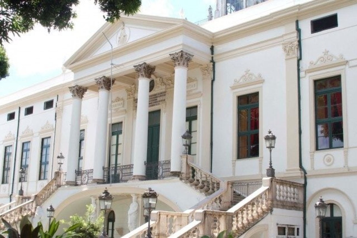 Secretaria Municipal de Salvador renova convênio com Santa Casa para assistência por meio do SUS