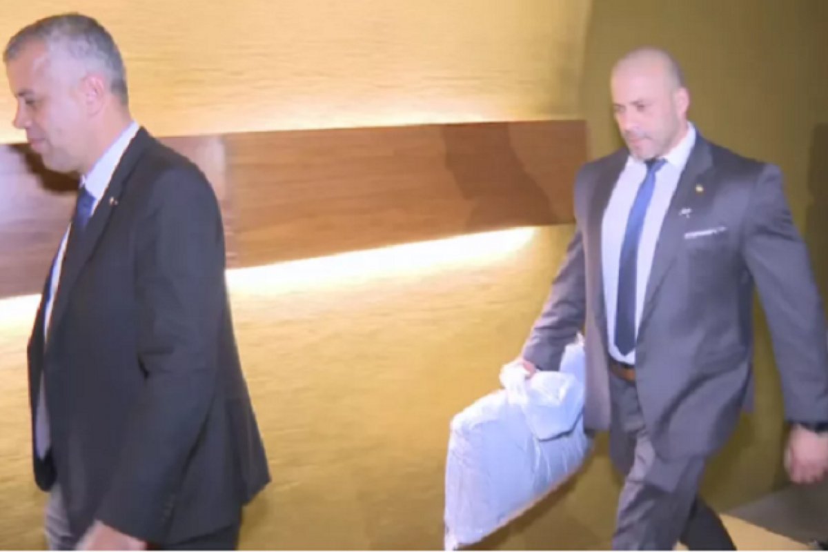 Daniel Silveira dorme na Câmara para não colocar tornozeleira eletrônica