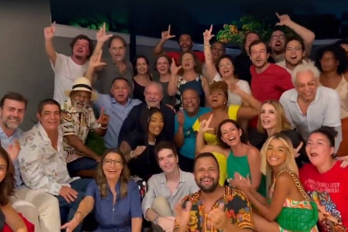 Vídeo: Artistas se reúnem com Lula em apoio a sua candidatura à Presidência