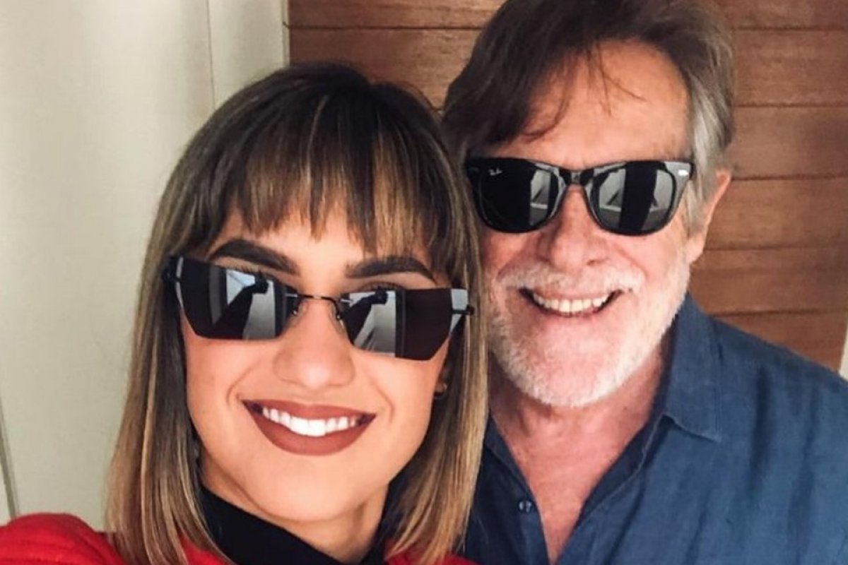 José de Abreu sobre a namorada de 22 anos: “Me faz sentir novo”