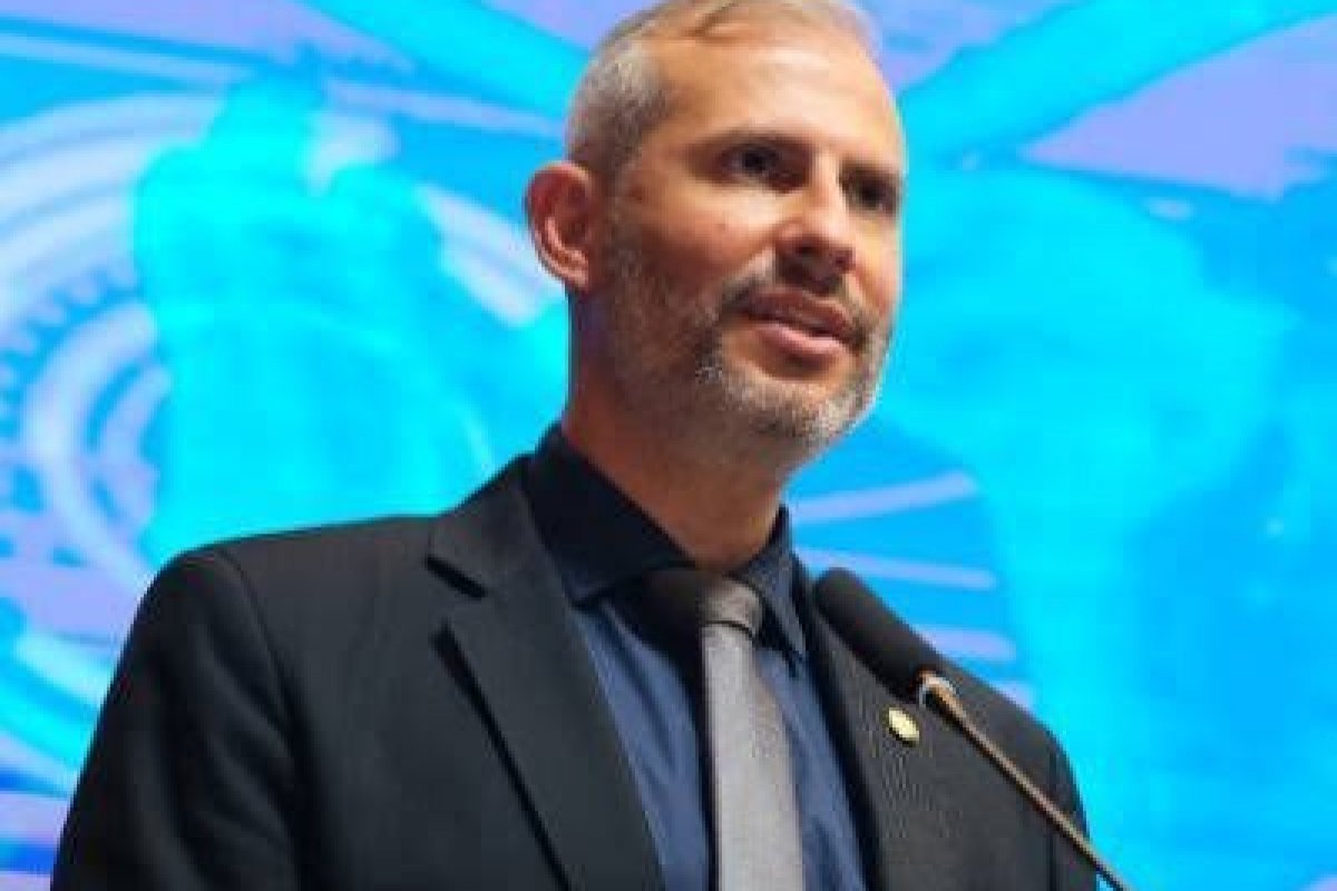 Victor Godoy, novo Ministro da Educação, se coloca à disposição do Senado para esclarecimentos