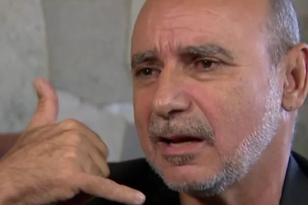 Fabrício Queiroz oficializa candidatura à deputado federal pelo PTB