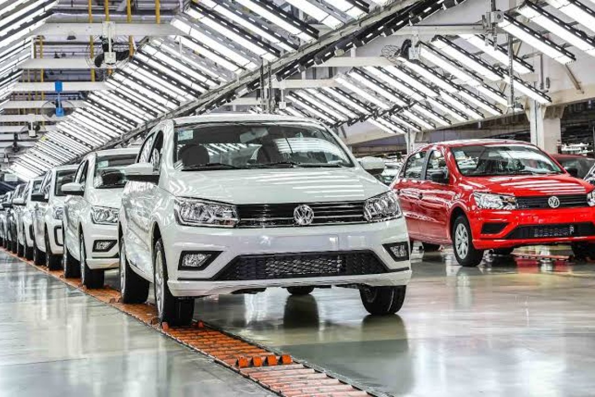 Volkswagen vai acelerar produção do Gol a partir de abril