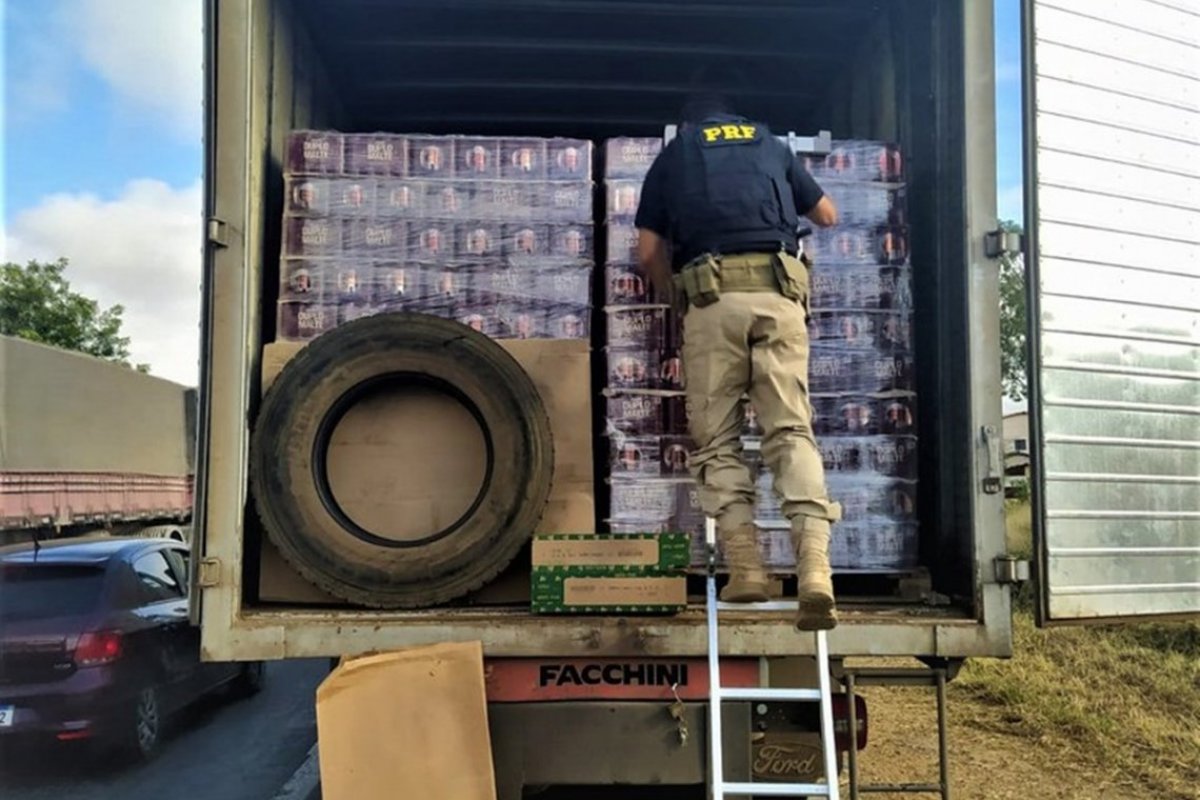 Carga com macarrão e cerveja é apreendida sem nota fiscal em Seabra (BA)
