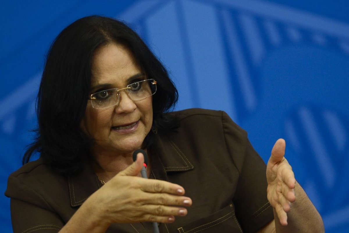 Damares Alves altera domicílio eleitoral para o Distrito Federal