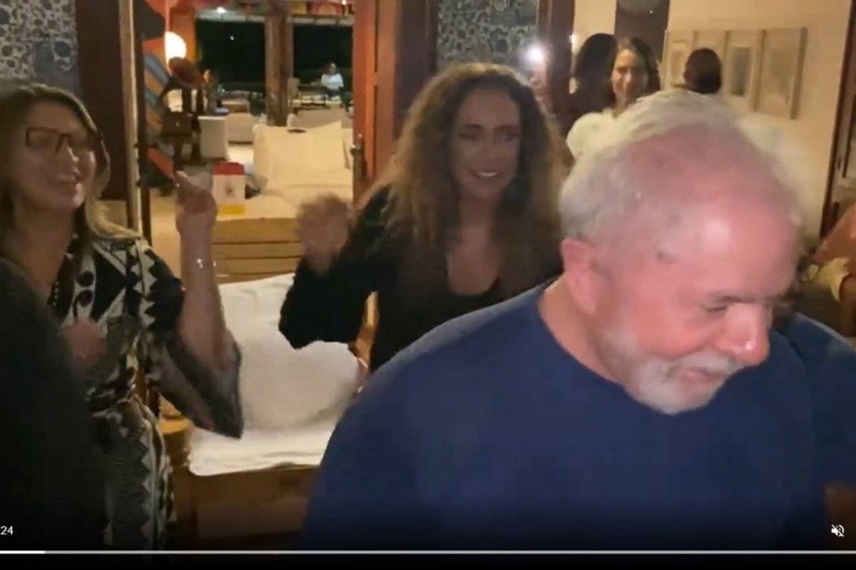 Vídeo: 'Esse é o Brasil que amamos', diz Daniela ao receber Lula em Salvador