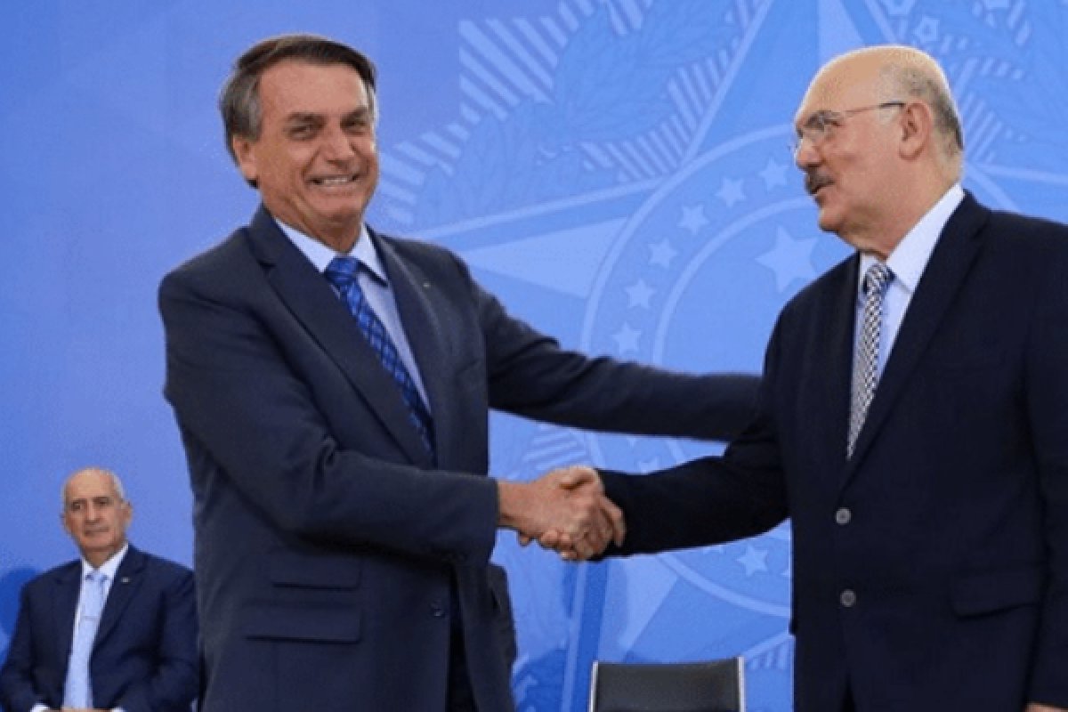 Milton Ribeiro confirma à PF que Bolsonaro pediu que ele recebesse pastor Gilmar