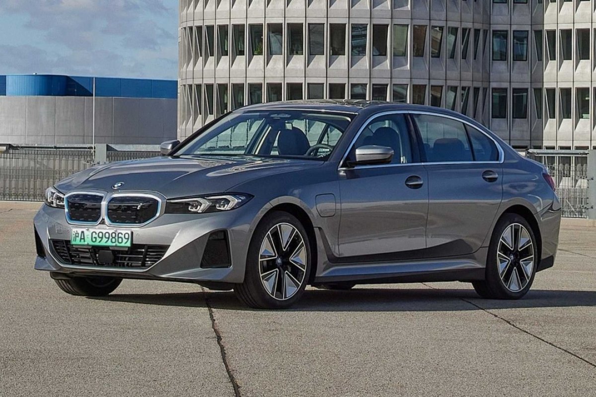 BMW lança primeiro Série 3 elétrico na China