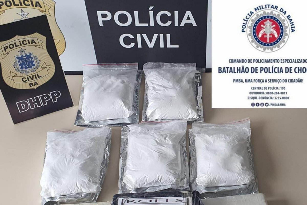 Homem é preso transportando cocaína em veículo, no município de Candeias