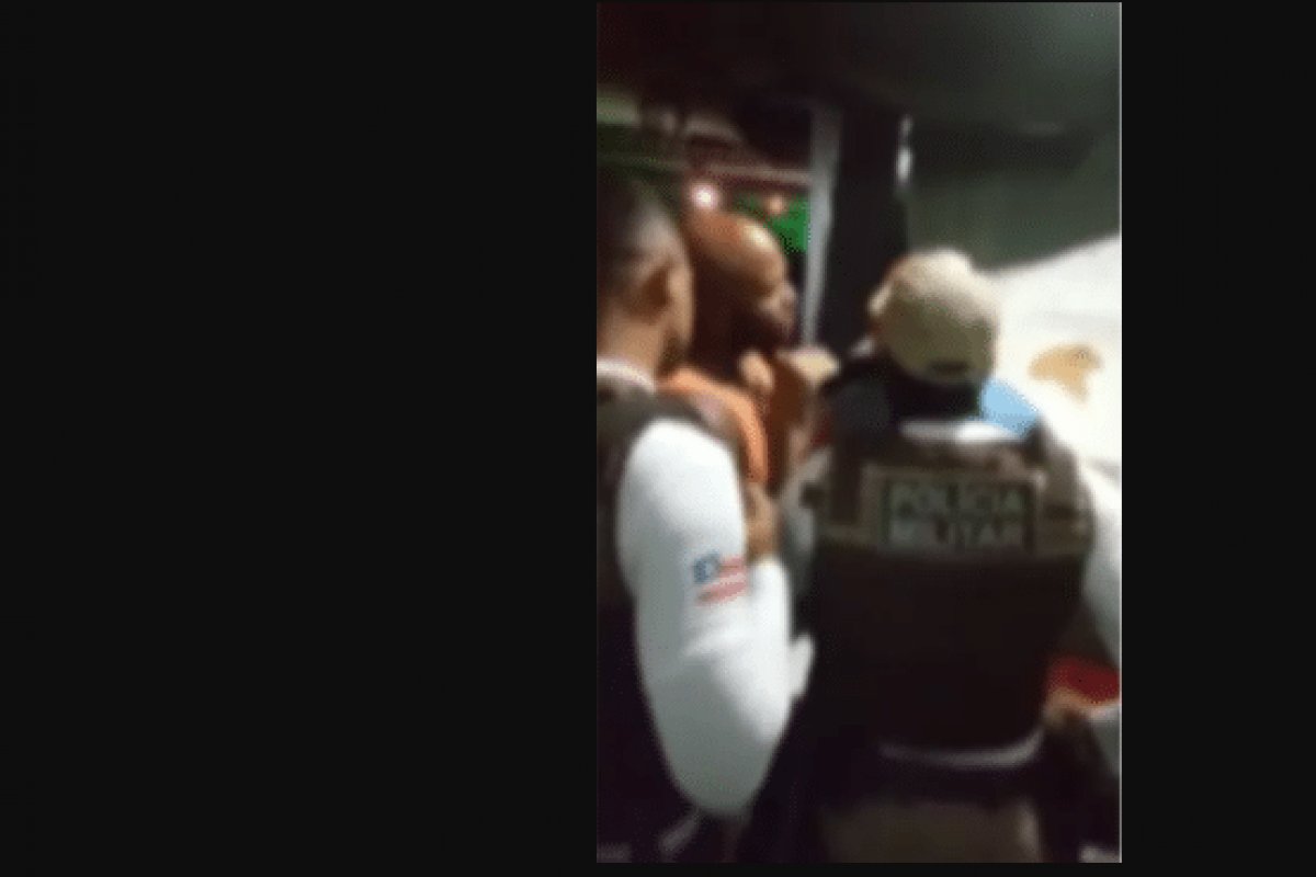 Corporação expulsa PM que destratou colegas durante abordagem em Morro de São Paulo