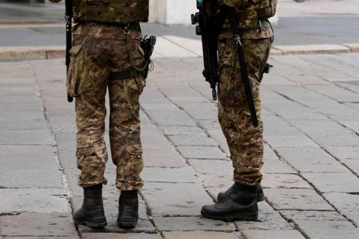 Dois soldados russos morrem envenenados por civis, afirma Ucrânia