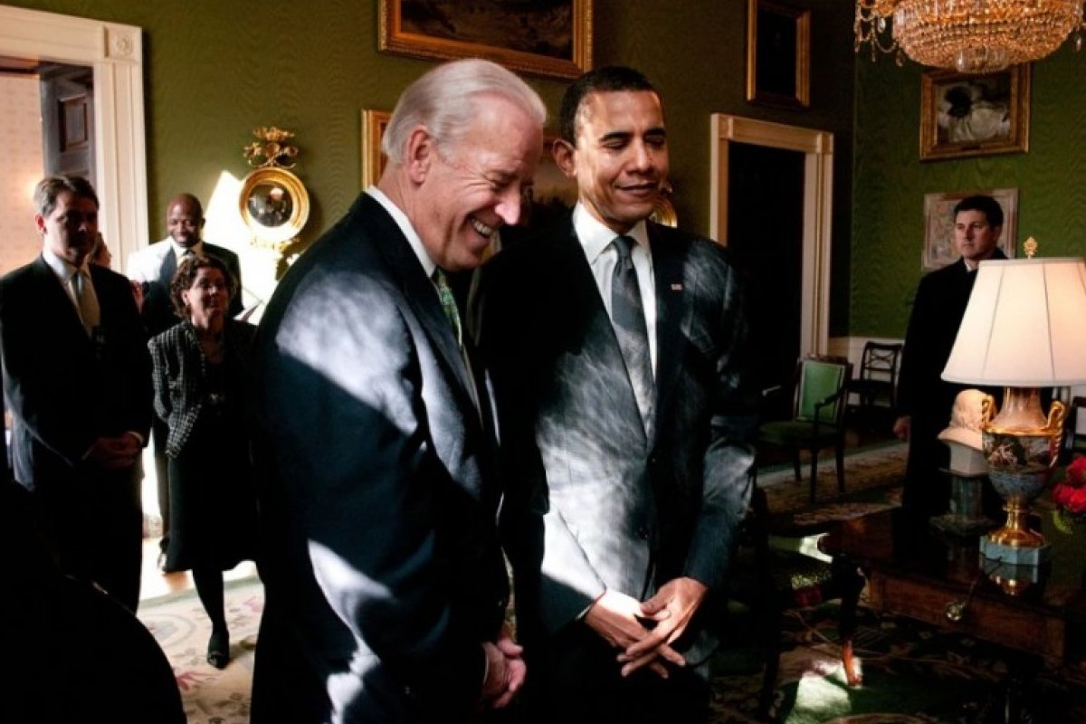 Obama visita Casa Branca para divulgar lei de saúde com Biden