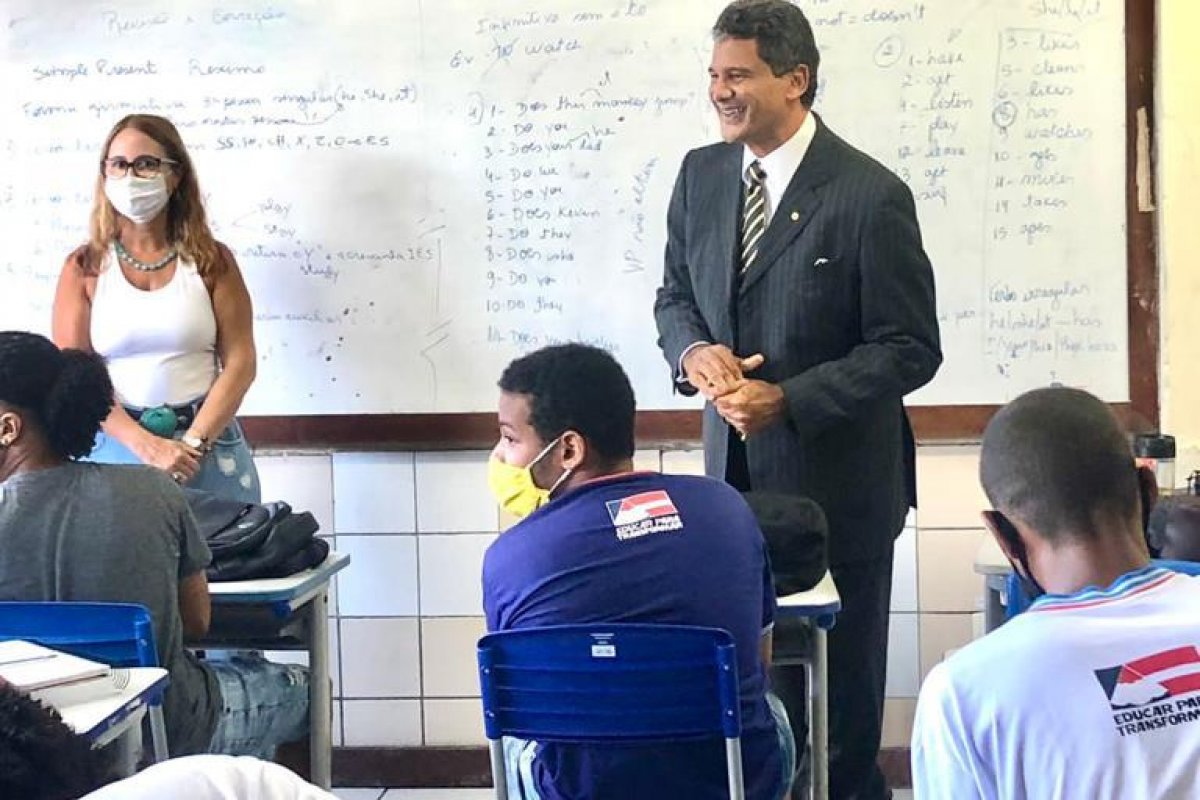 CEJVA promove palestra sobre cultura de paz nas escolas públicas de Salvador