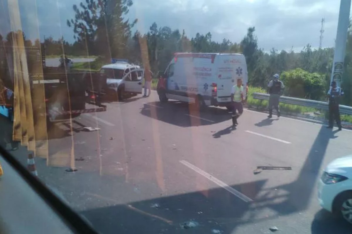 Acidente entre carro e caminhão na BA-535 deixa uma pessoa ferida nesta quarta-feira (23) 