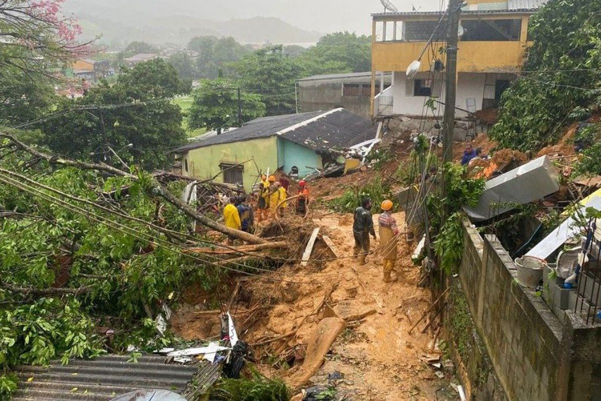 Recursos da União bancarão reconstrução de casas após desastres no RJ