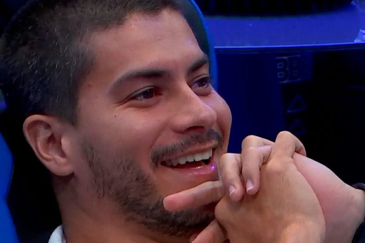 Arthur Aguiar se torna o participante mais votado da história dos paredões falsos do BBB!