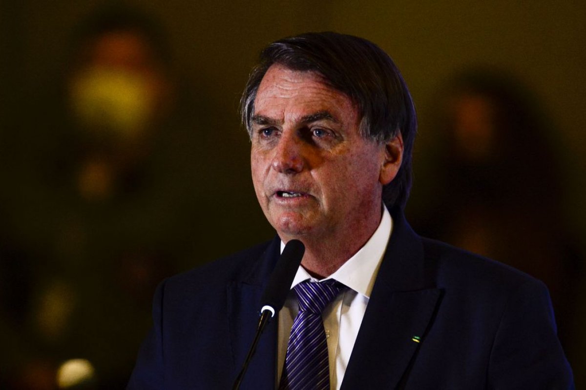 Bolsonaro afirma que "não se envolve em campanha de Estado"