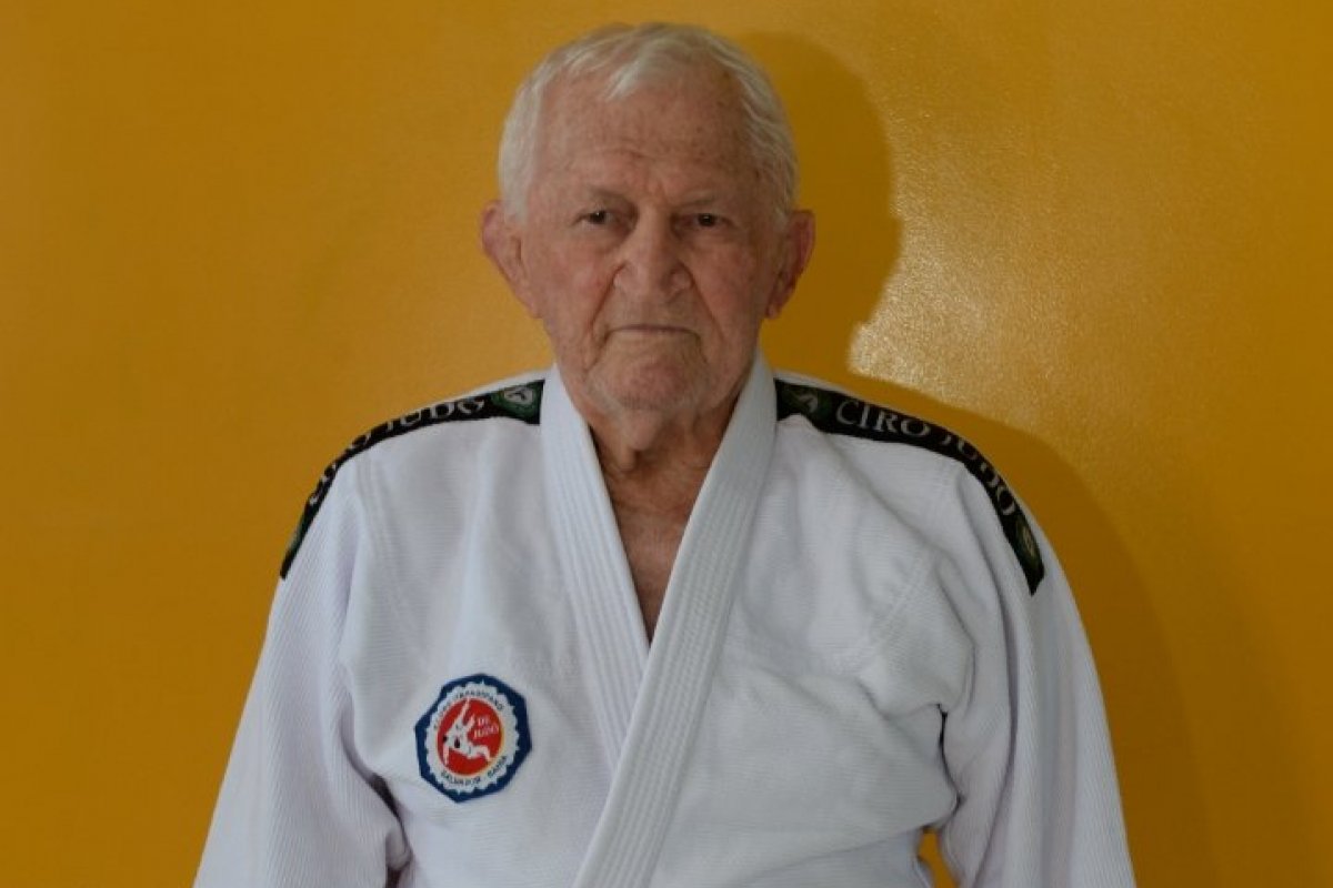 Livro mostra trajetória e homenageia  mestre de Judô baiano