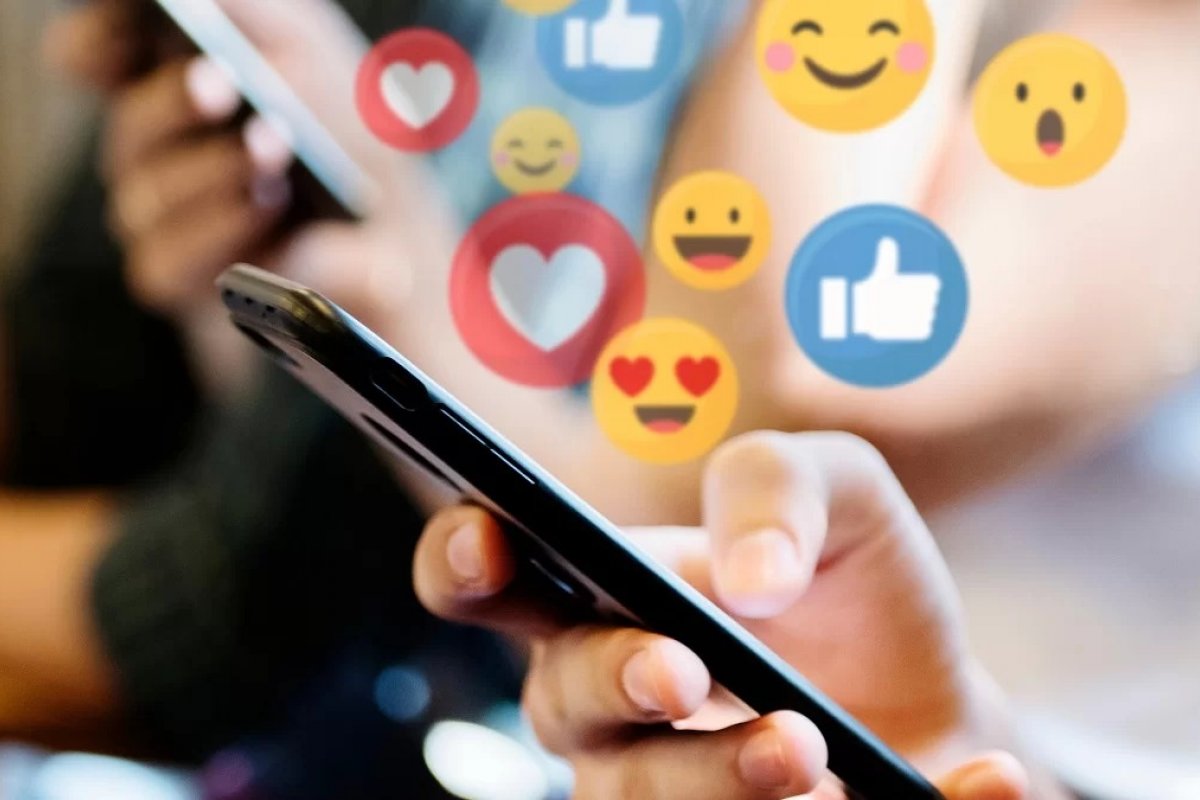 Reações em mensagens do WhatsApp podem aceitar qualquer emoji