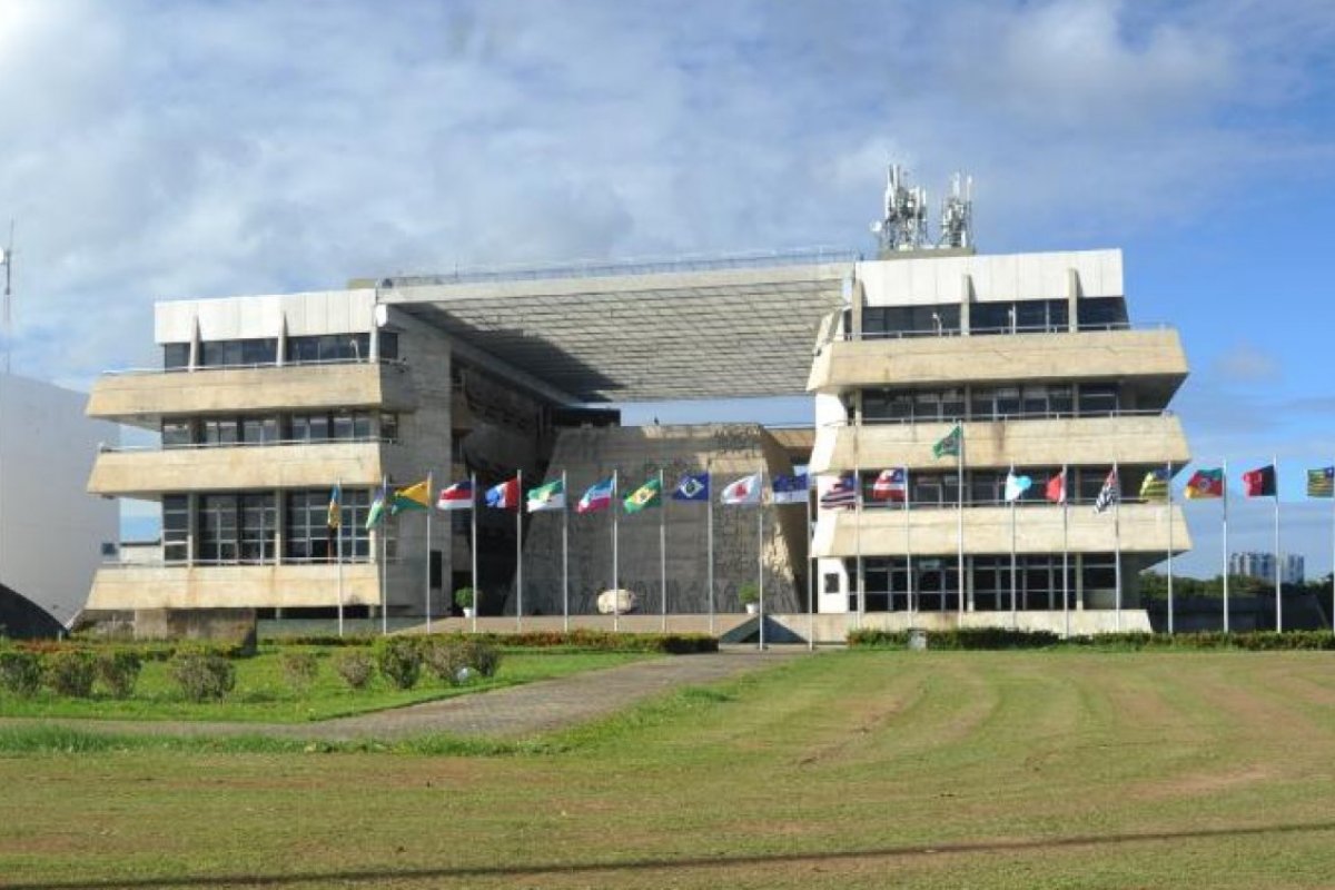 Eleições:19 parlamentares baianos oficializam troca partidária na AL-BA