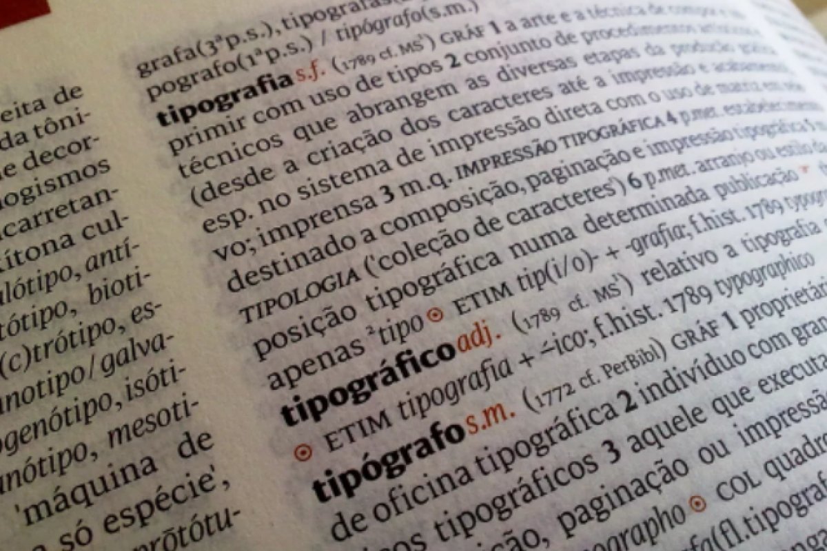 Justiça condena empresário a pagar R$ 100 mil por plágio do 'Dicionário Aurélio