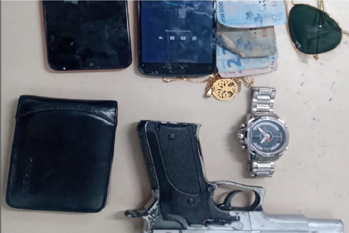 Três revólveres e três simulacros de pistola são apreendidos na Bahia