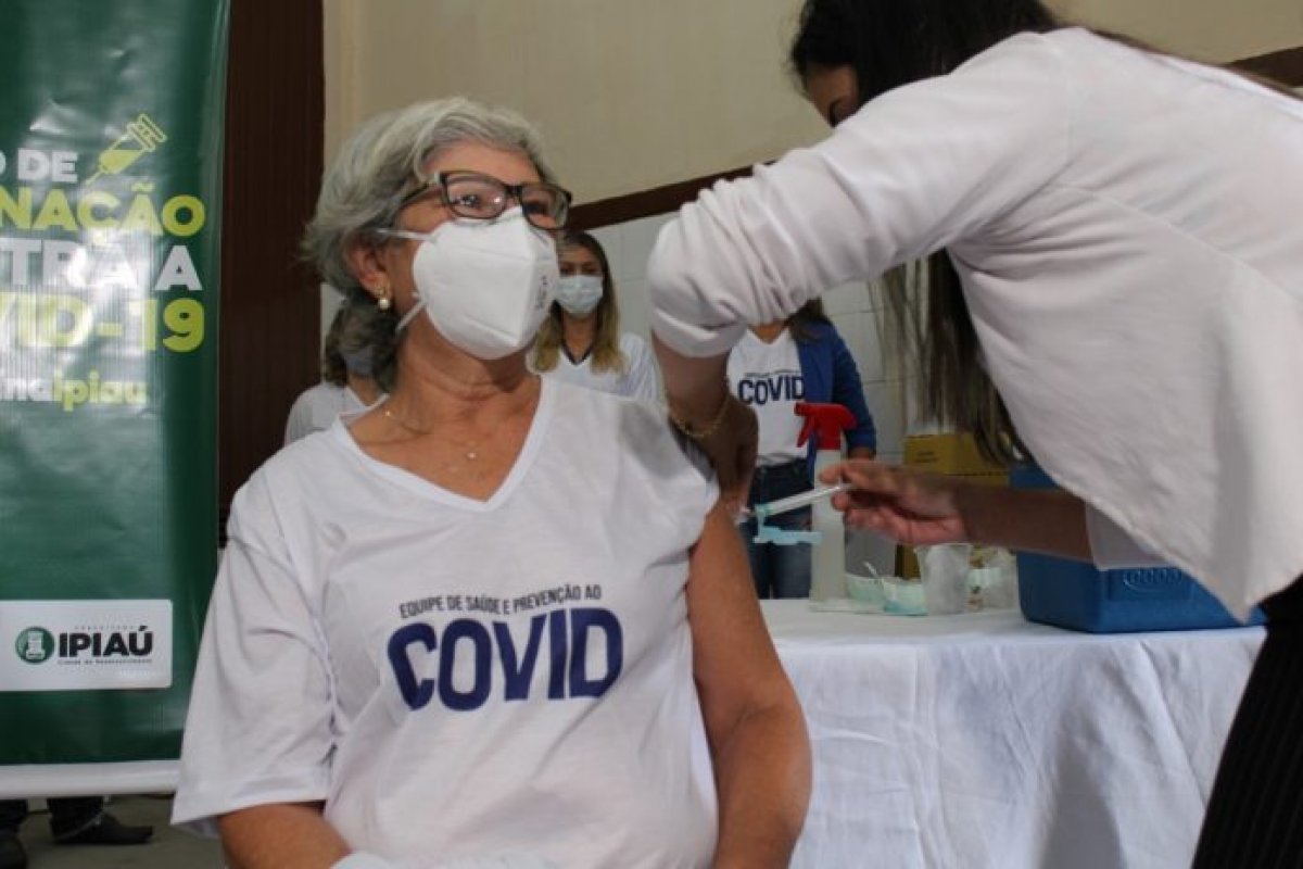 Salvador terá mutirão de 2ª, 3ª e 4ª doses contra Covid-19 neste sábado (9)