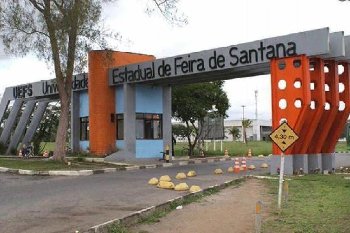 Uefs realiza atualização vacinal da comunidade universitária contra a Covid-19