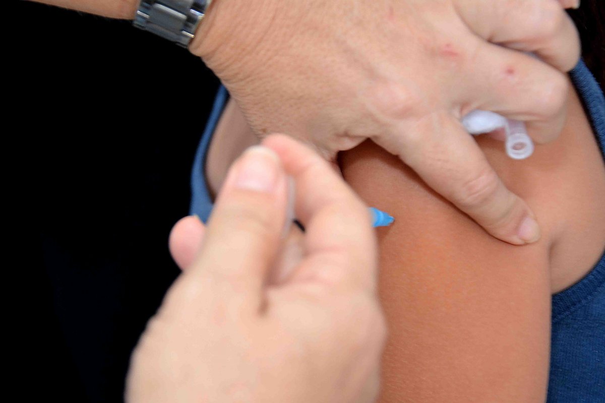 Covid-19: Salvador aplica 1°, 2° e doses de reforços nesta segunda-feira (11)