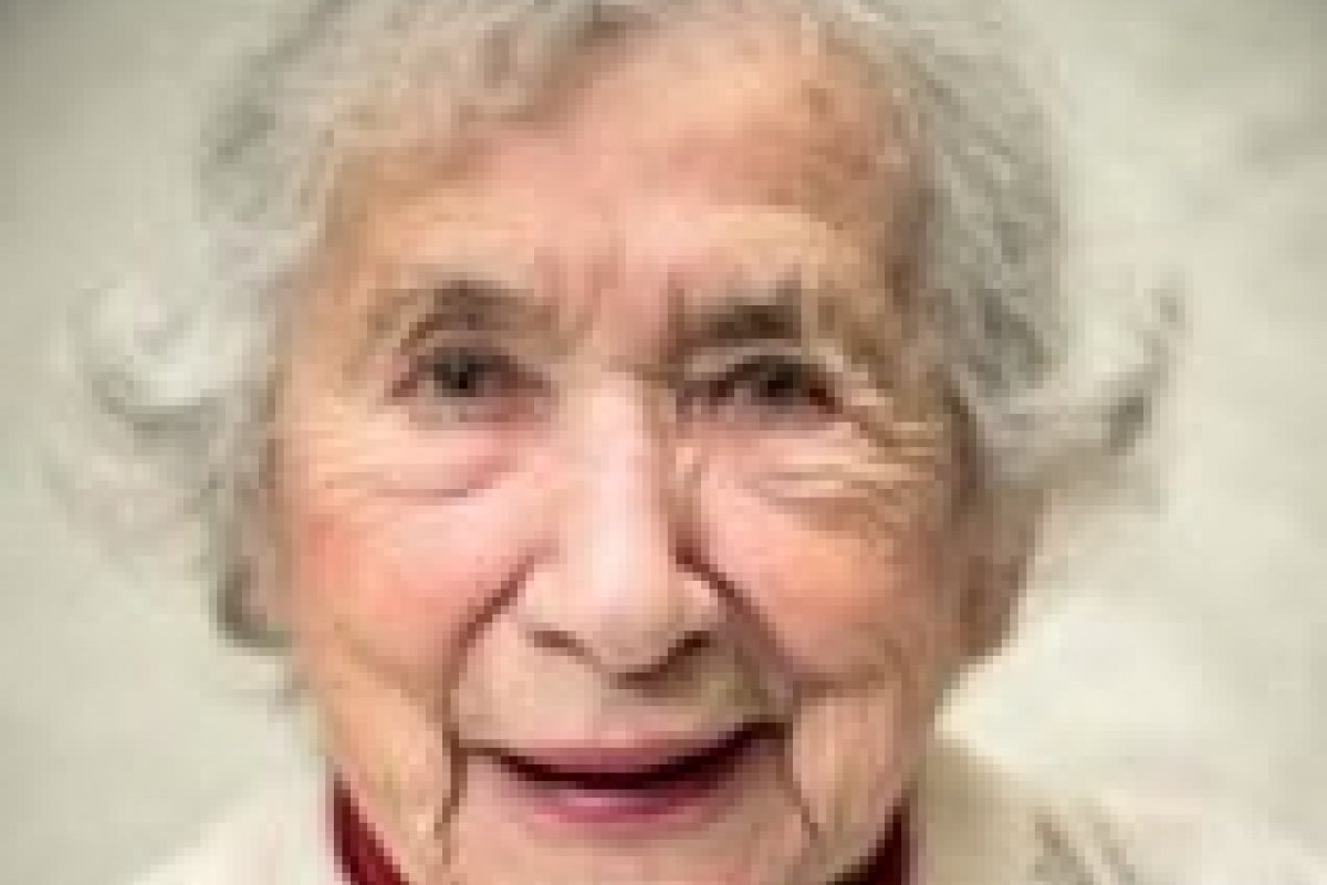 Autobiografia de centenária ex-combatente da II Guerra Mundial chega ao Brasil