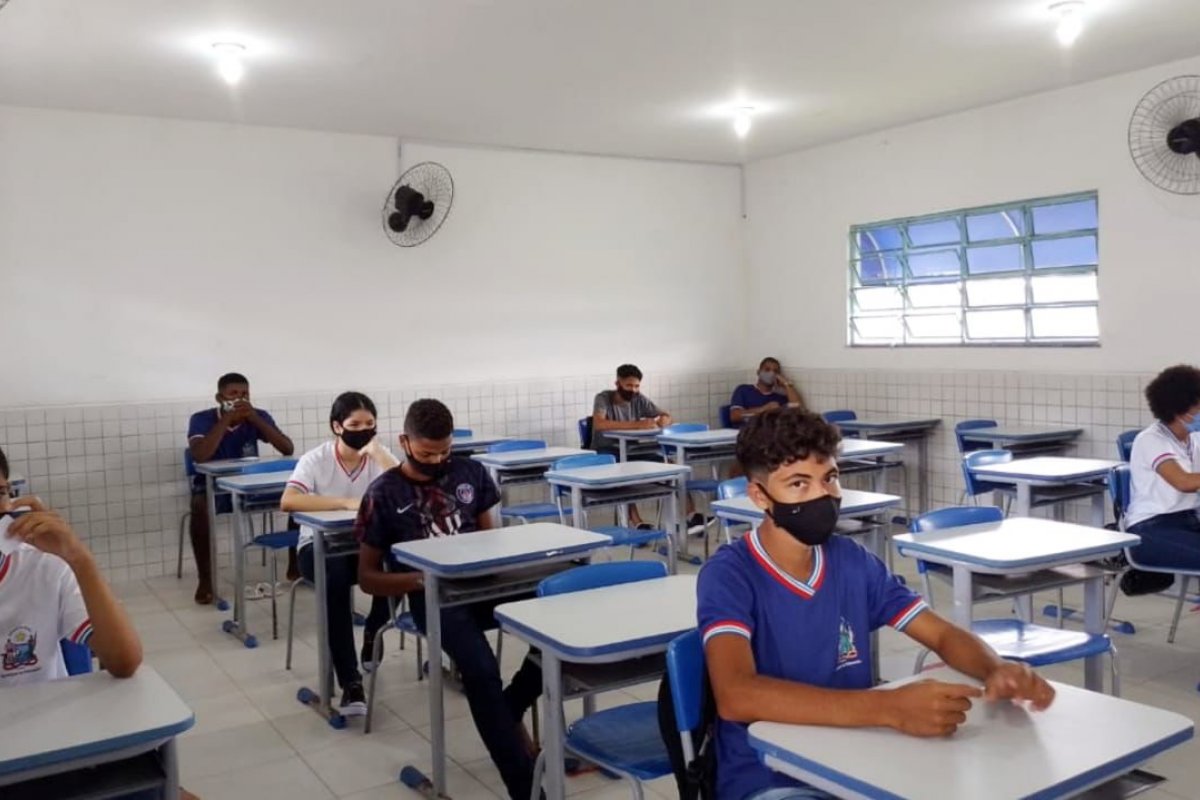 Governo autoriza aulas 100% presenciais em escolas da Bahia