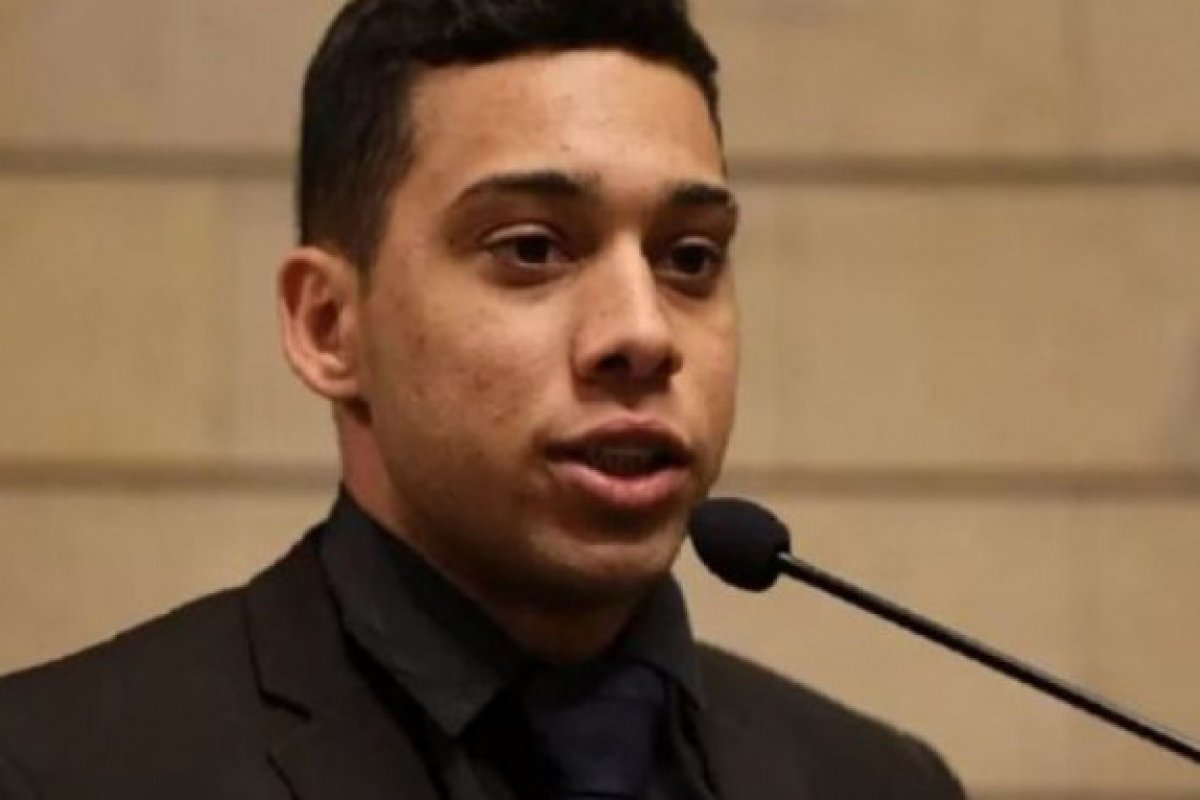 Justiça proíbe Gabriel Monteiro de entrar armado em fiscalizações de hospitais