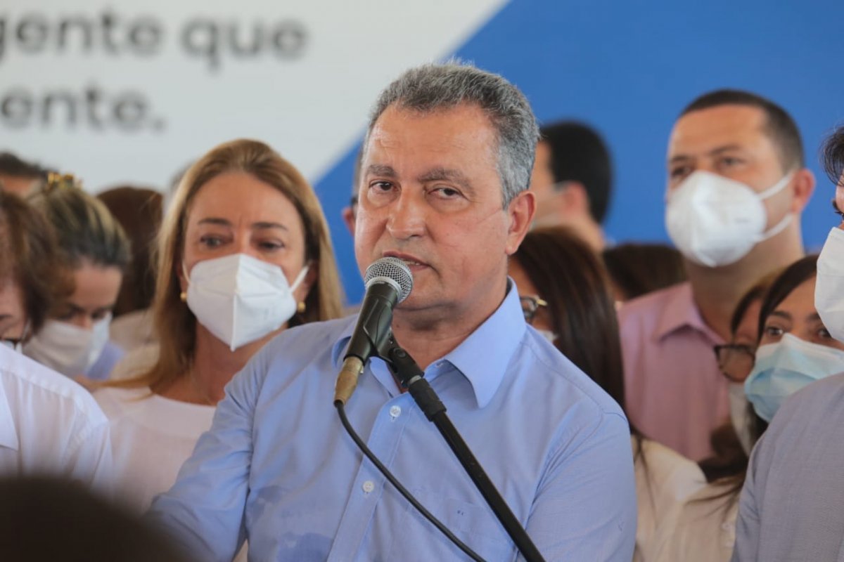 "Transporte público de Salvador está quebrado por causa de ações da prefeitura", afirma Rui Costa