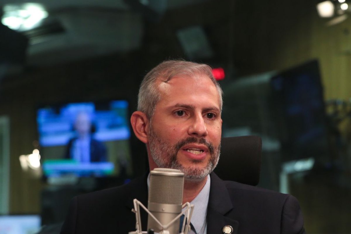 Ministro da Educação vai depor no Senado na primeira semana de maio