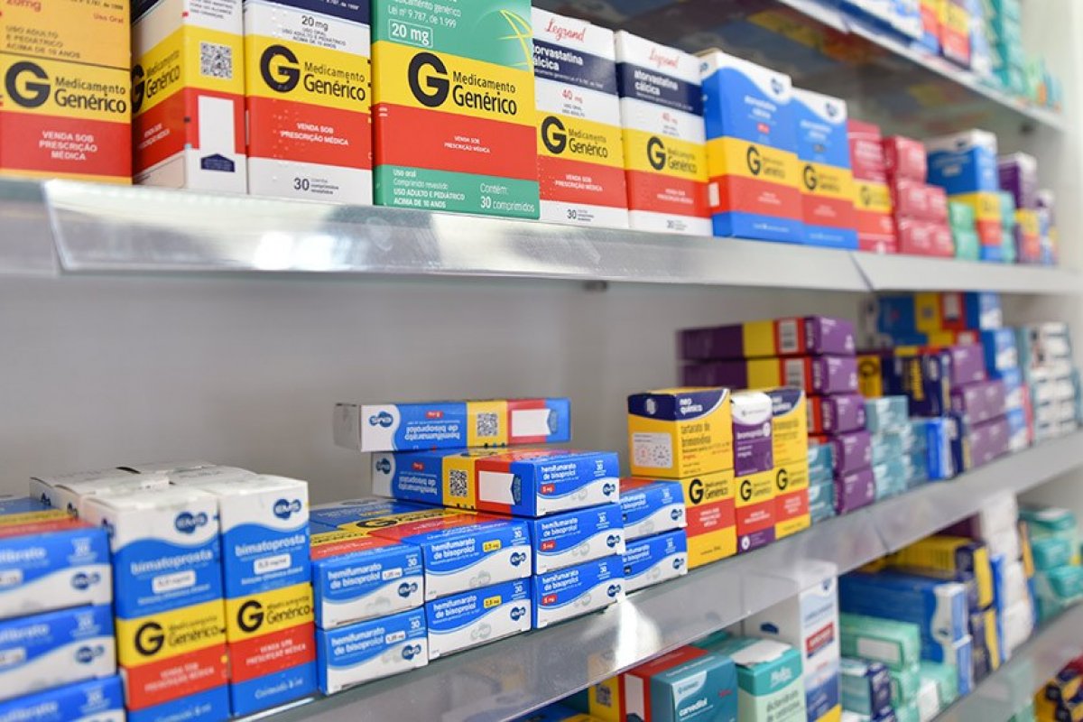 Senado aprova PL que prevê regulamentação de bula digital de medicamentos