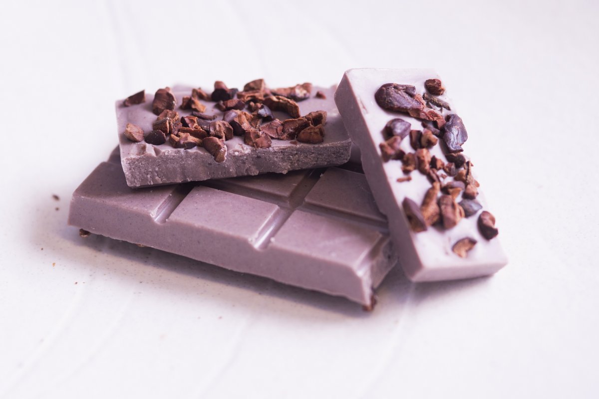 Chega ao mercado um chocolate sustentável e naturalmente lilás
