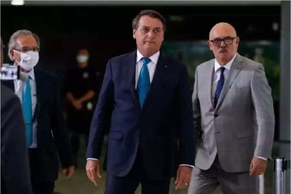 Governo decreta sigilo em encontros de Bolsonaro com pastores