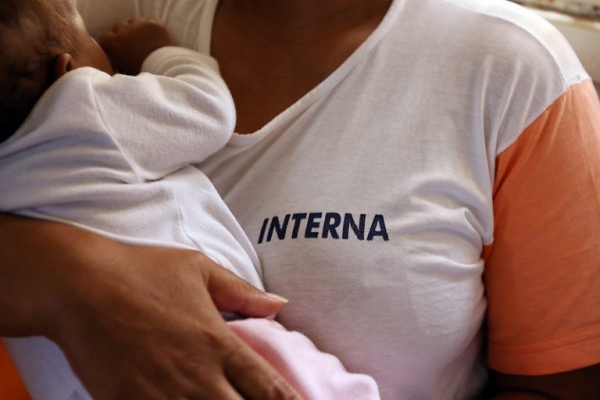 Sancionada lei que assegura tratamento humanitário a presa gestante ou puérpera