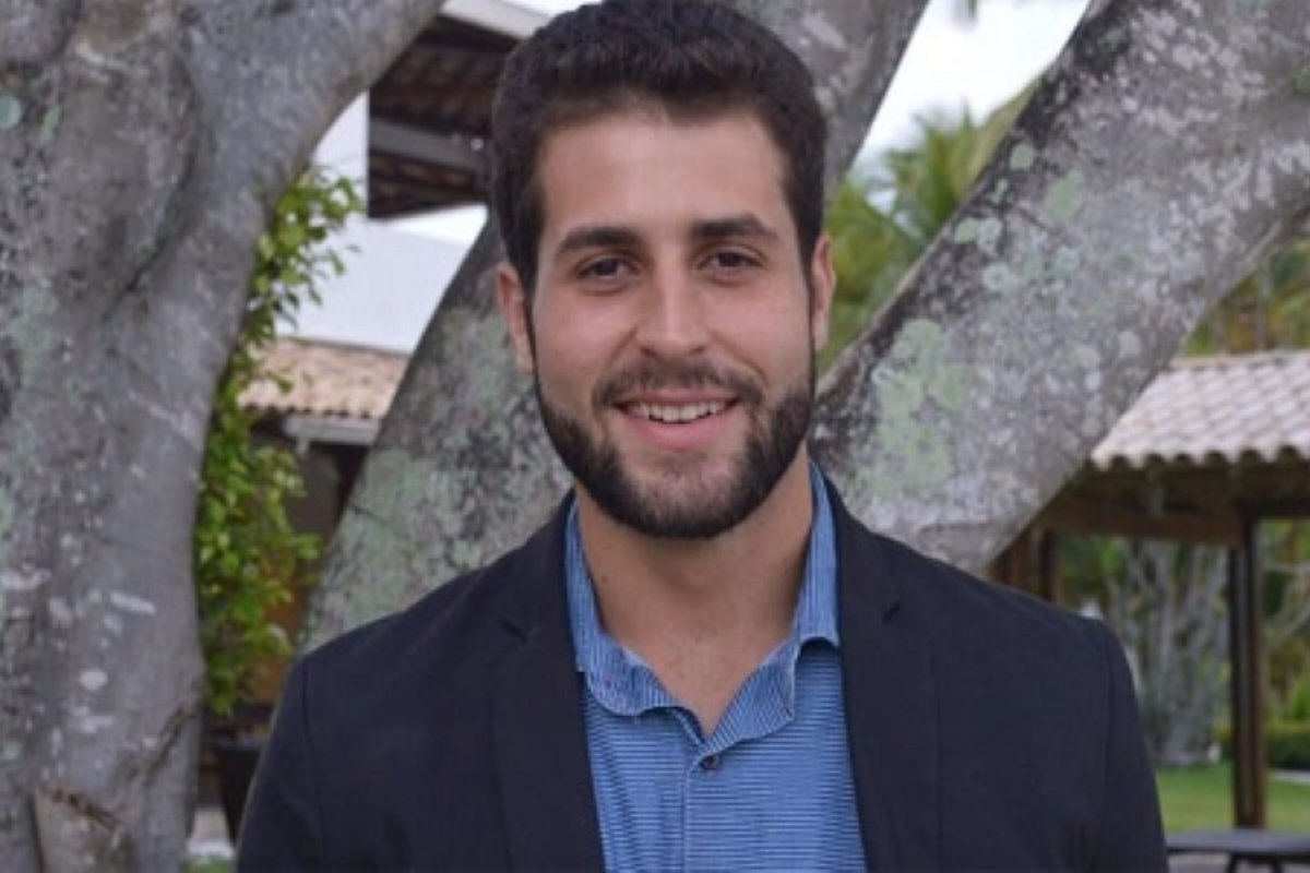 Trabalho híbrido deve continuar após a pandemia, aponta especialista