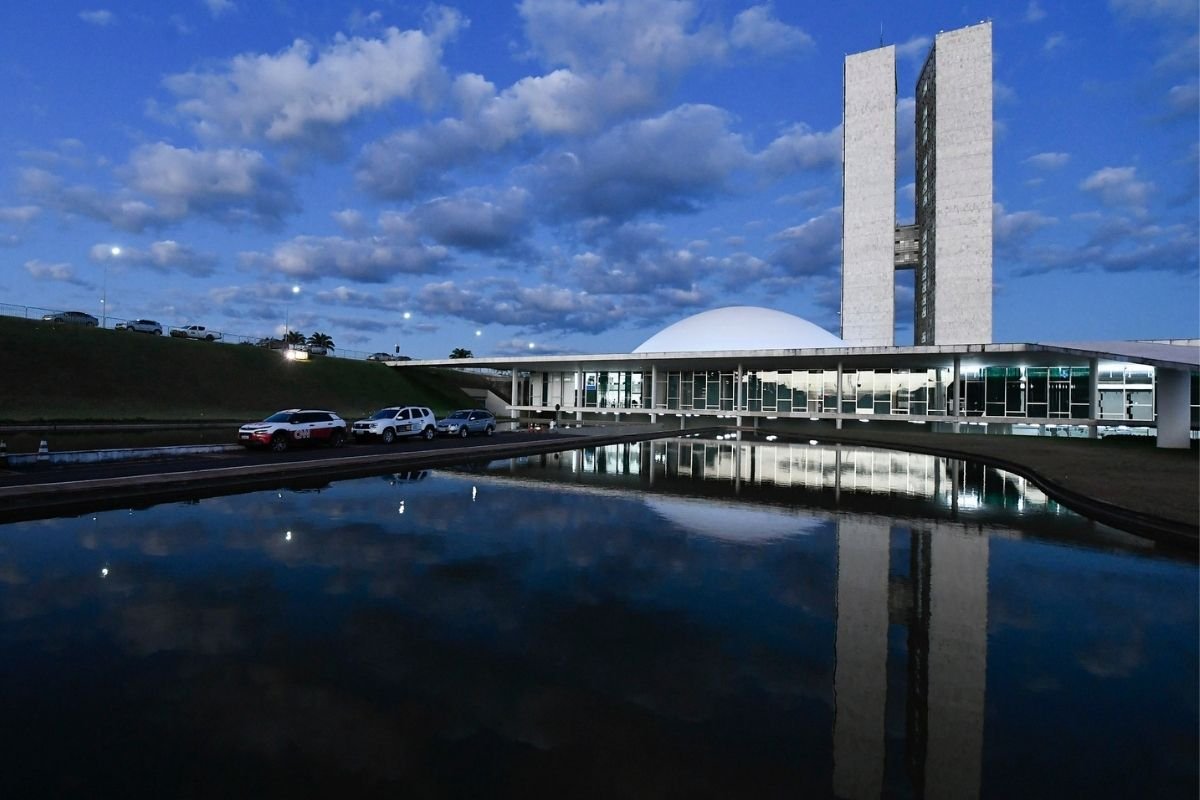 PT aprova federação partidária com PV e PCdoB