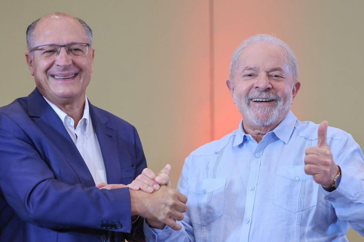 PT confirma indicação de Alckmin como vice na chapa de Lula