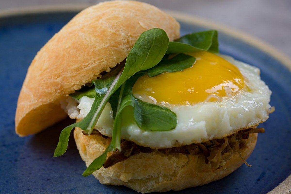 Coffeetown estende serviço de brunch até 14h aos fins de semana e feriados